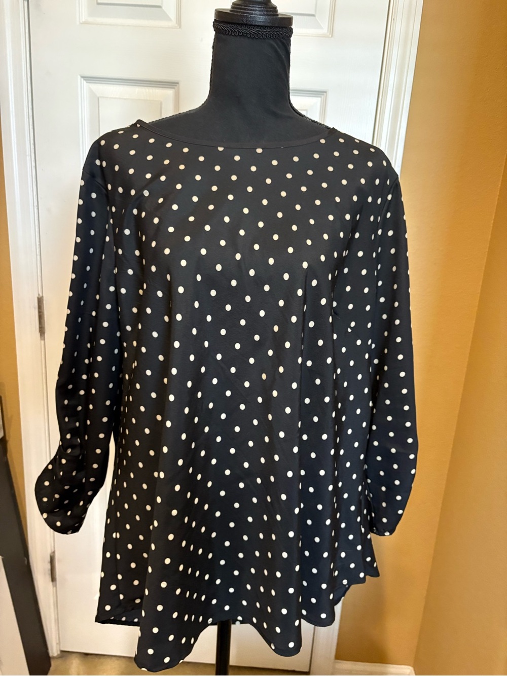 ECI New York Black Cream Polka Dot Open Back Lace Blouse XL